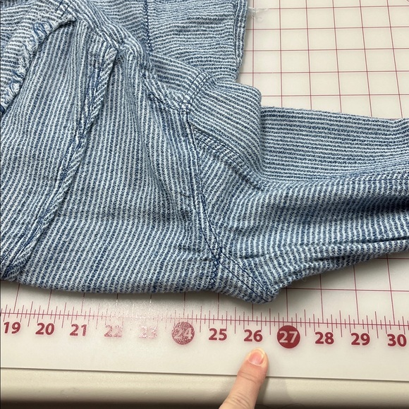 FREE PEOPLE WE THE FREE "By The Shore" Boho Casual Oversized Indigo Stripe Top M - Picture 15 of 16